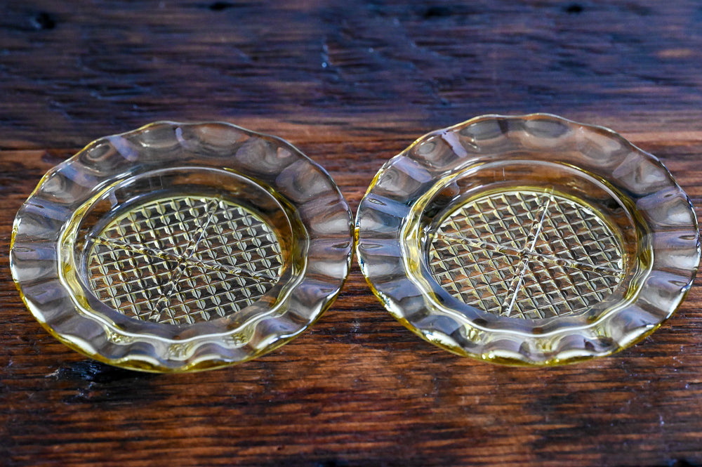 yellow ruffled edge glass coaster