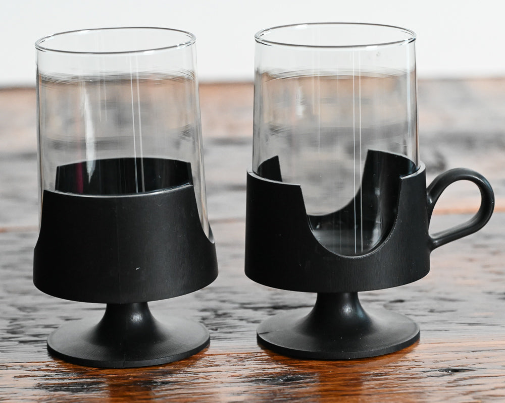 corning glas-snap black handled mug