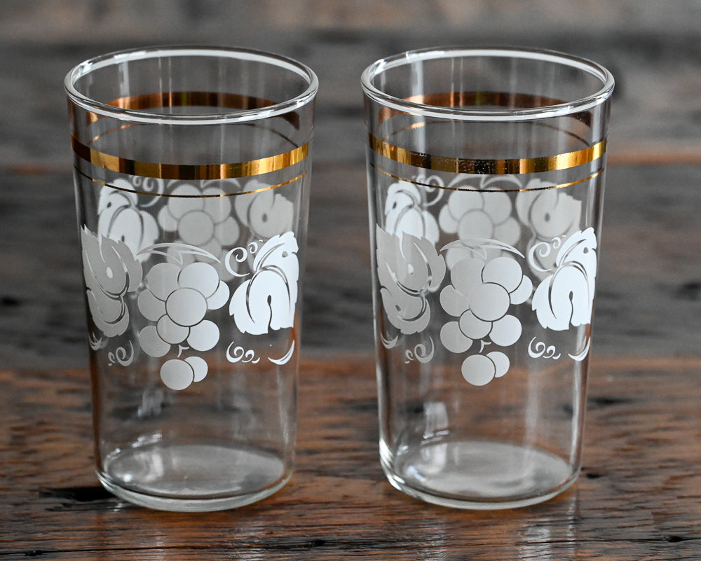 tumbler with white grapes and leaves, gold band
