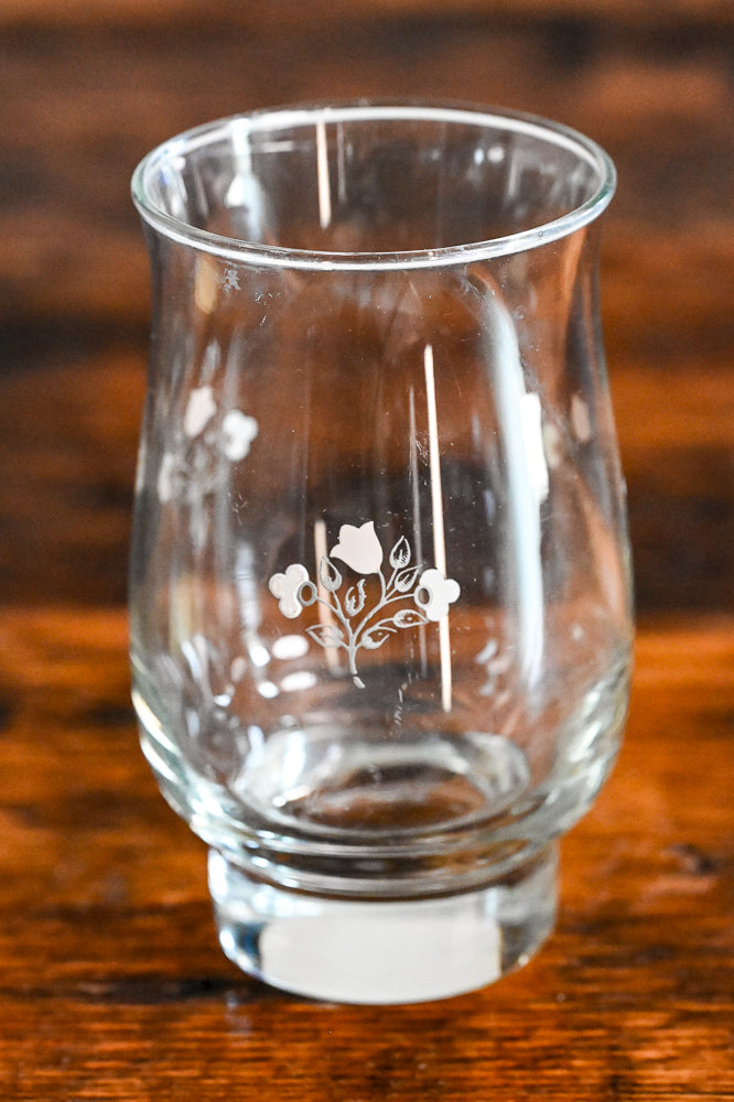 Pfaltzgraff glass tumbler with small pink flowers
