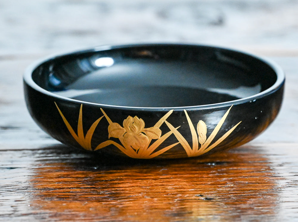 black bowls with gold flowers design