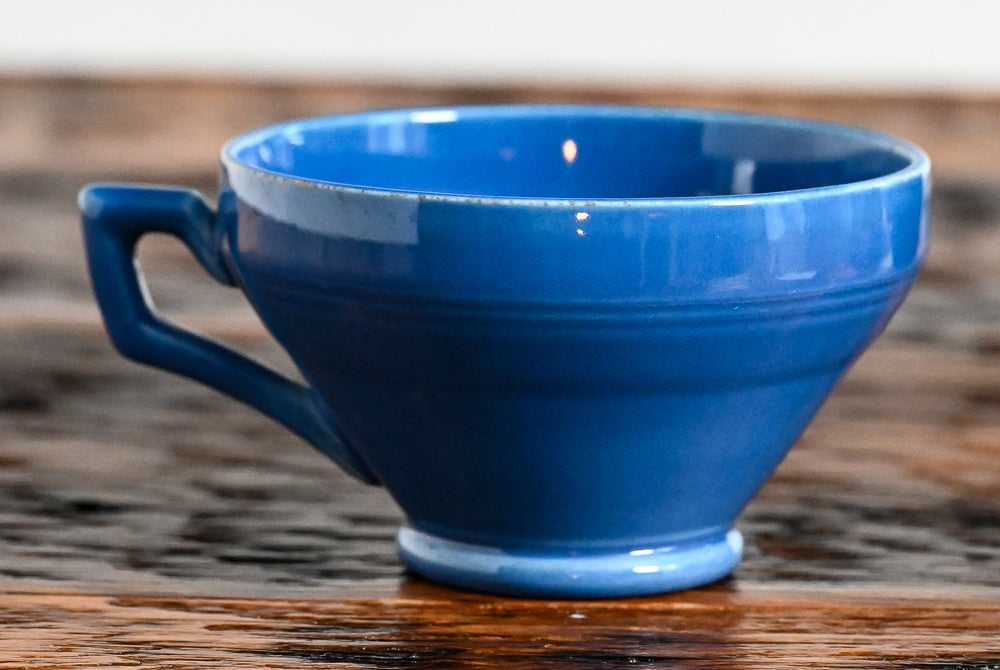 Blue tea cups with square handle