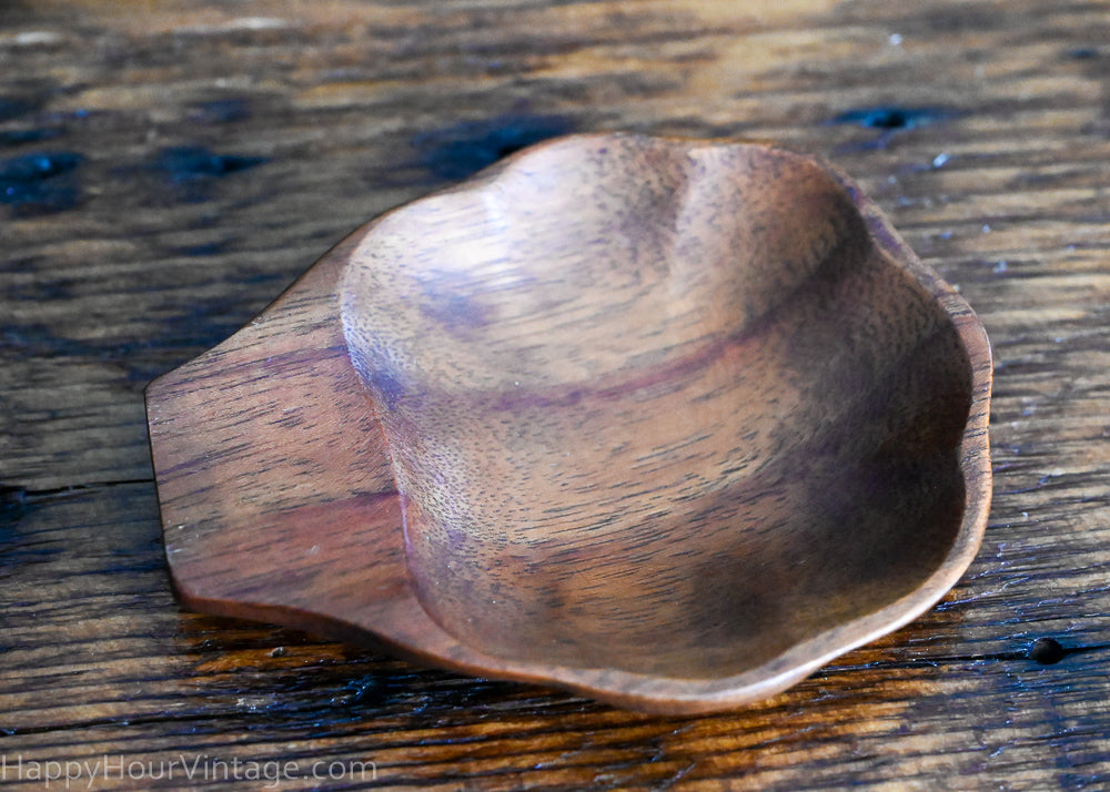 Monkeypod wood shell shaped snack bowls