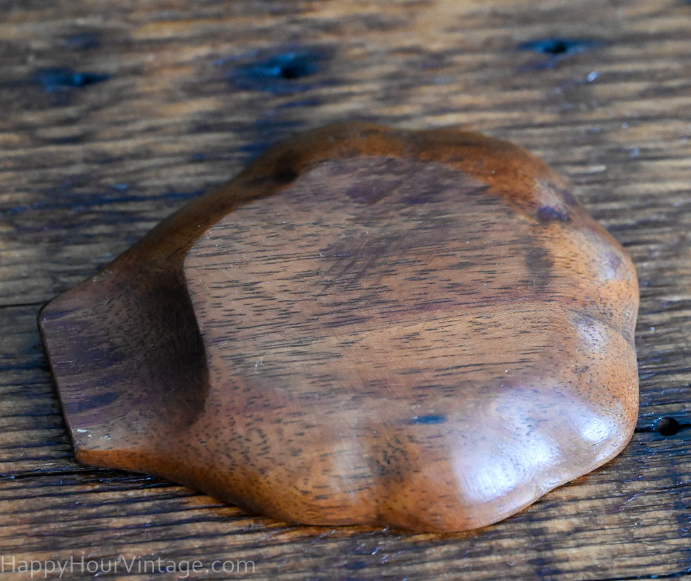 Monkeypod wood shell shaped snack bowls