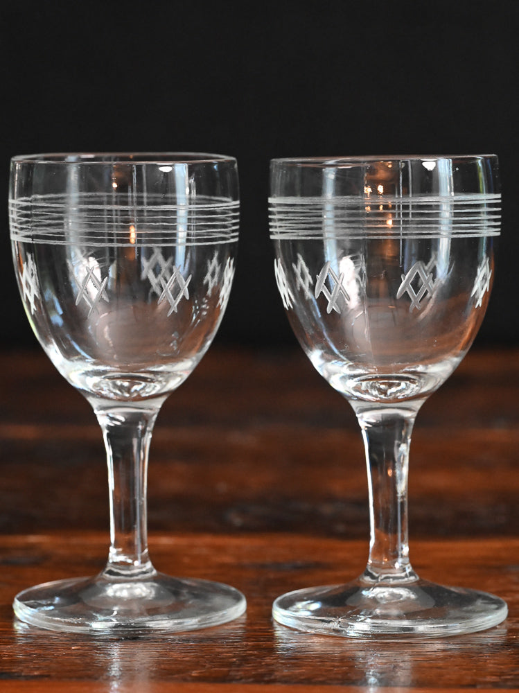 diamond etched clear wine glasses