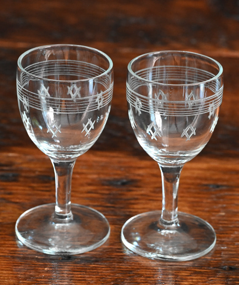 diamond etched clear wine glasses