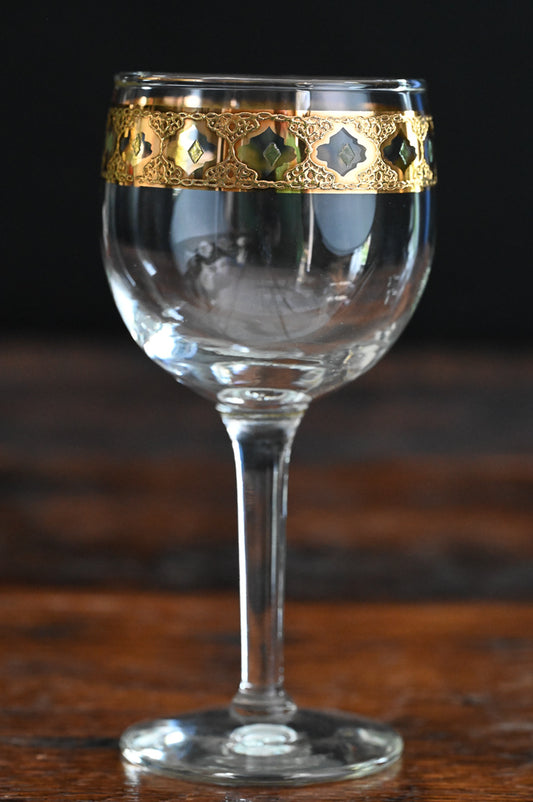 Culver Valencia wine glass with green dotted gold band