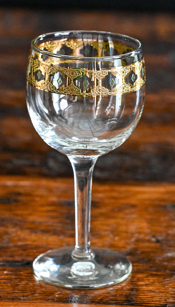 Culver Valencia wine glass with green dotted gold band