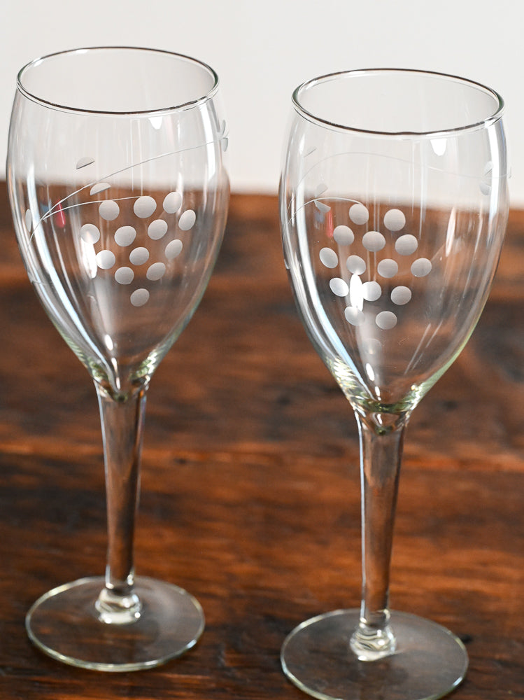 etched grape clusters wine glasses