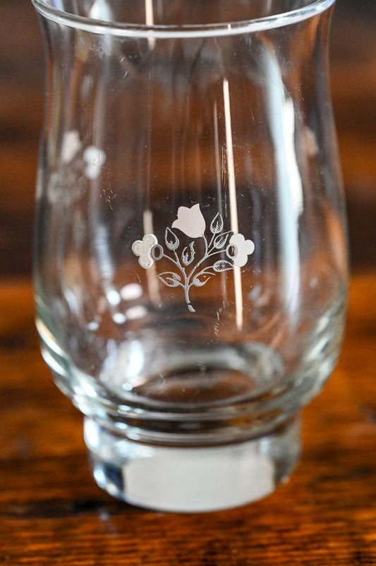 Pfaltzgraff glass tumbler with small pink flowers