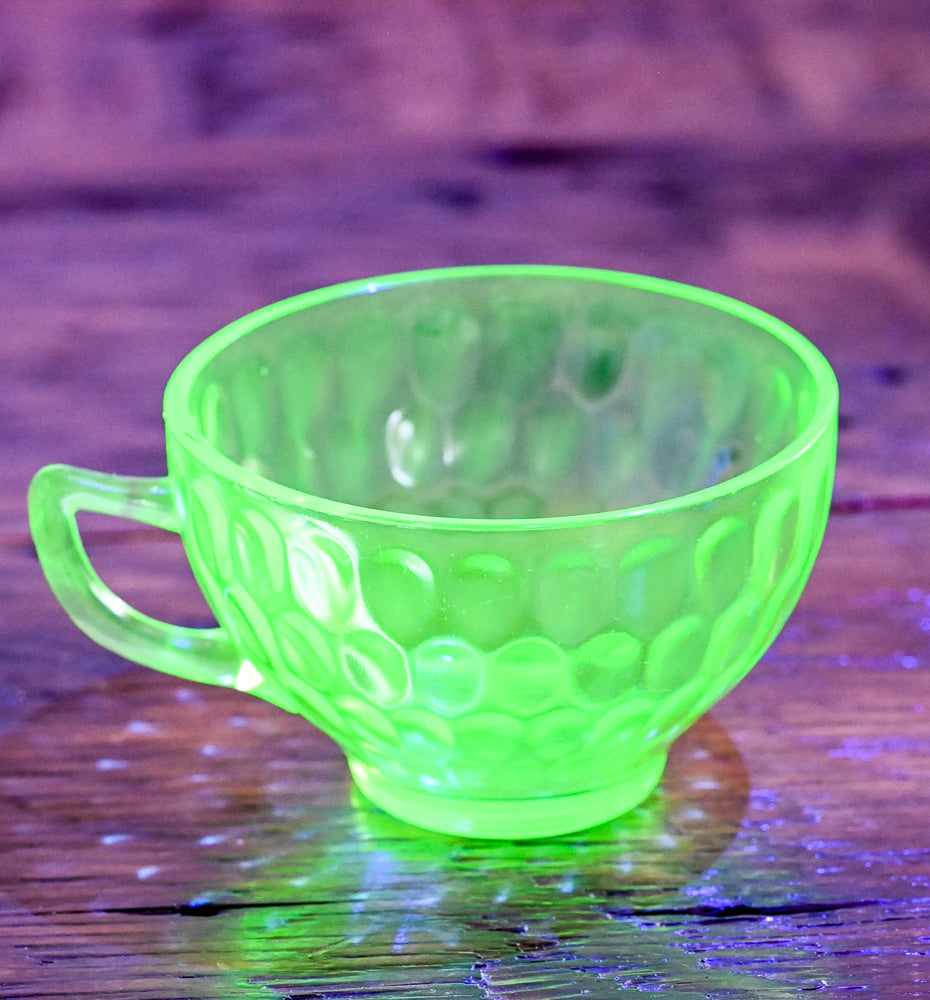 Federal glowing uranium tea cup