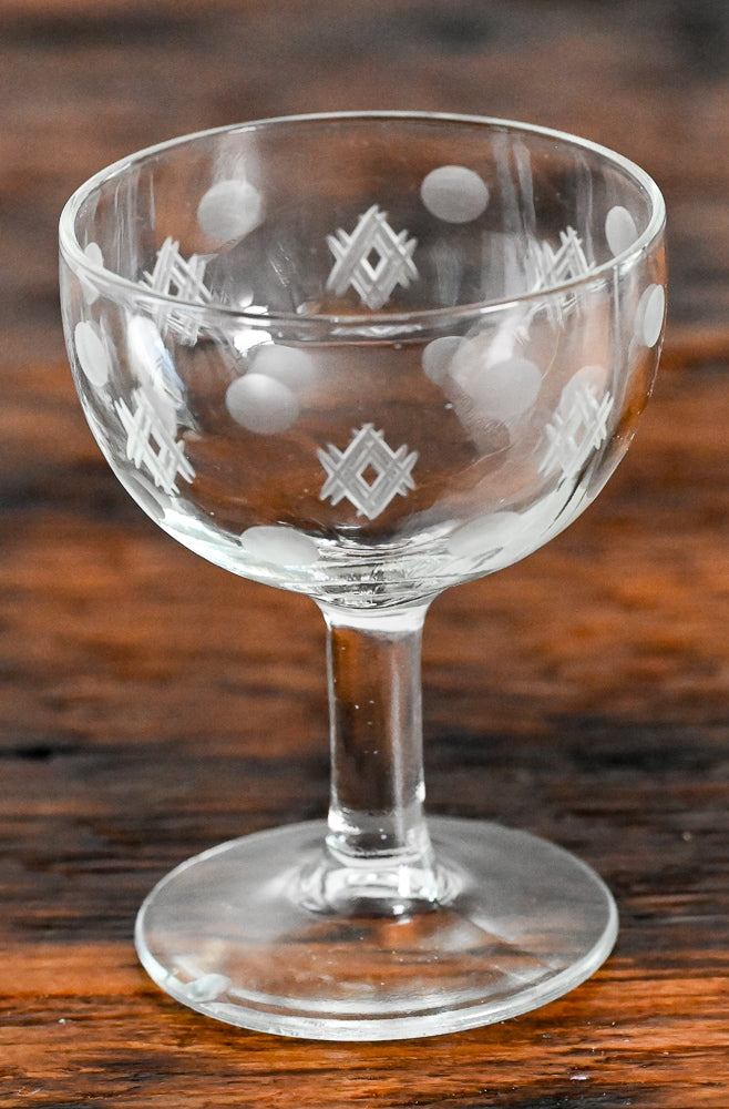 diamonds and dots etched champagne coupes