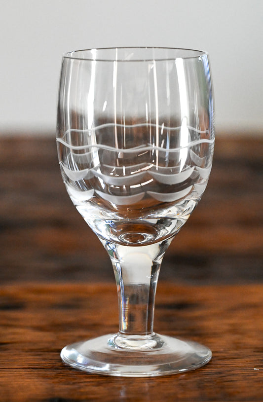 swoop etched wine glass