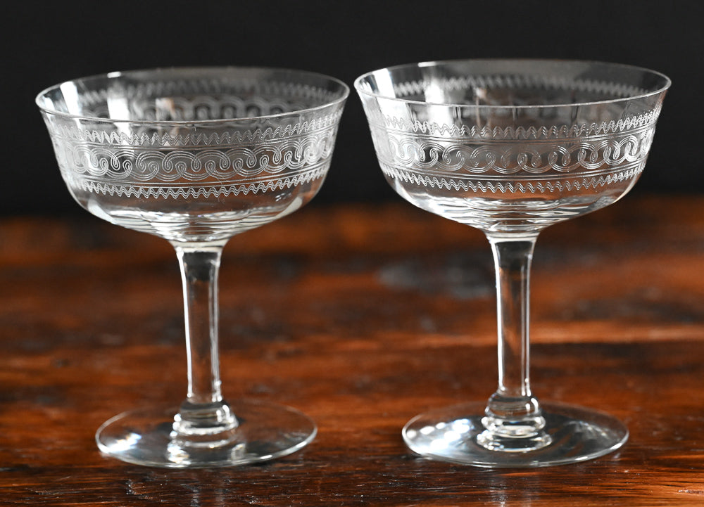 swirl etched clear cocktail coupes