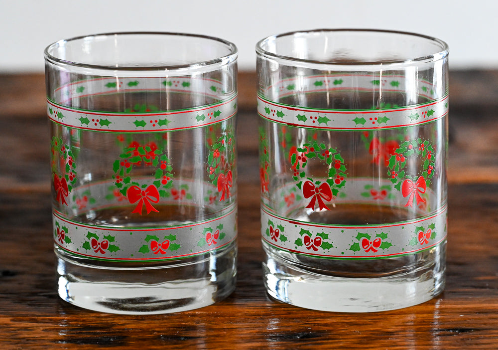 green and red print Indiana Glass Victorian Christmas Wreath double rocks glass