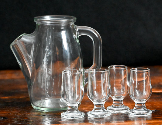 snub nose clear pitcher and 4 shotglasses