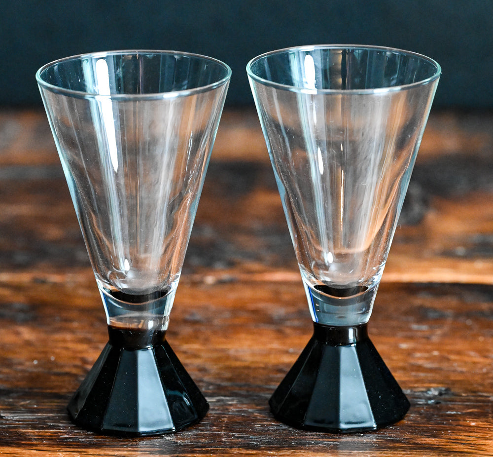 Luminarc clear glasses with black hexagon base