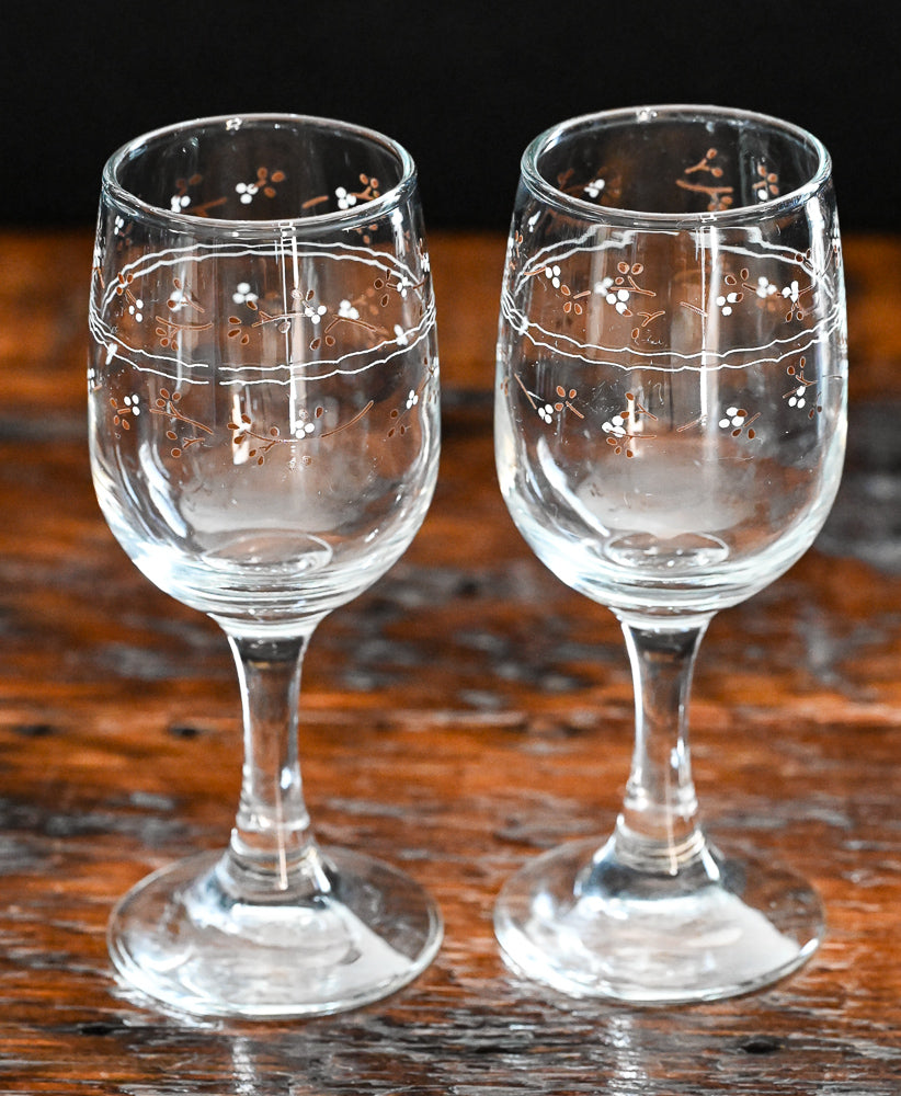 brown and white pattern Anchor Hocking Hawthorne wine glasses