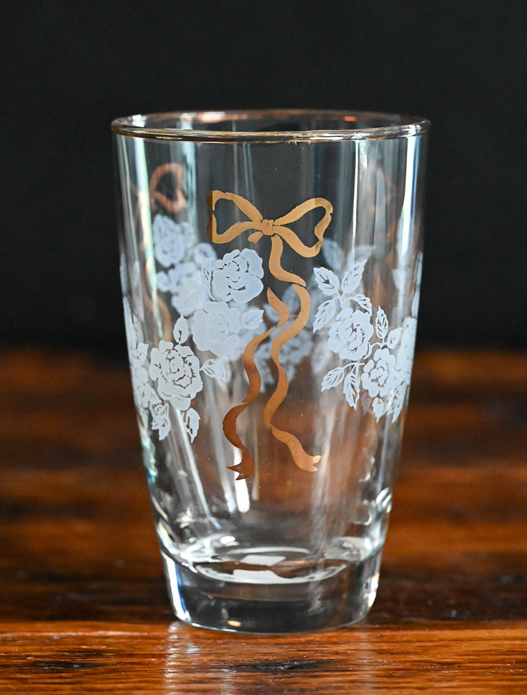 libbey tumblers with white roses and gold bows