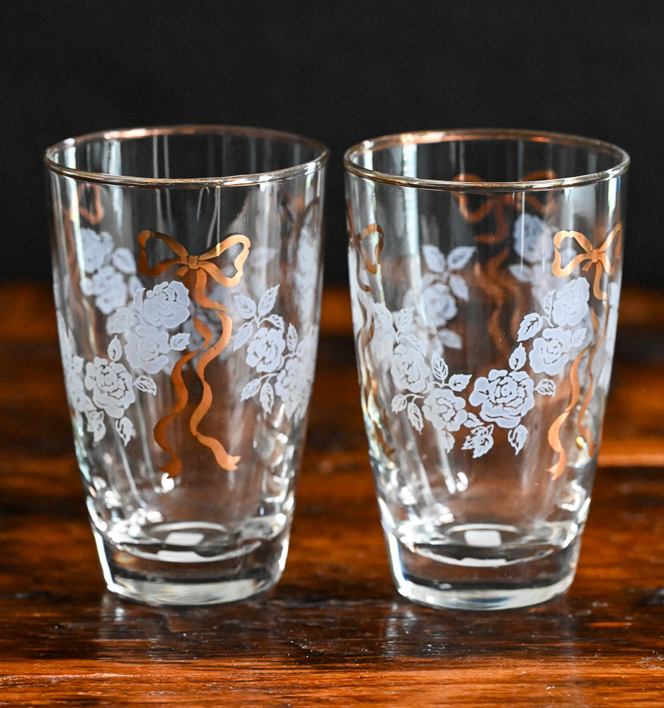 libbey tumblers with white roses and gold bows