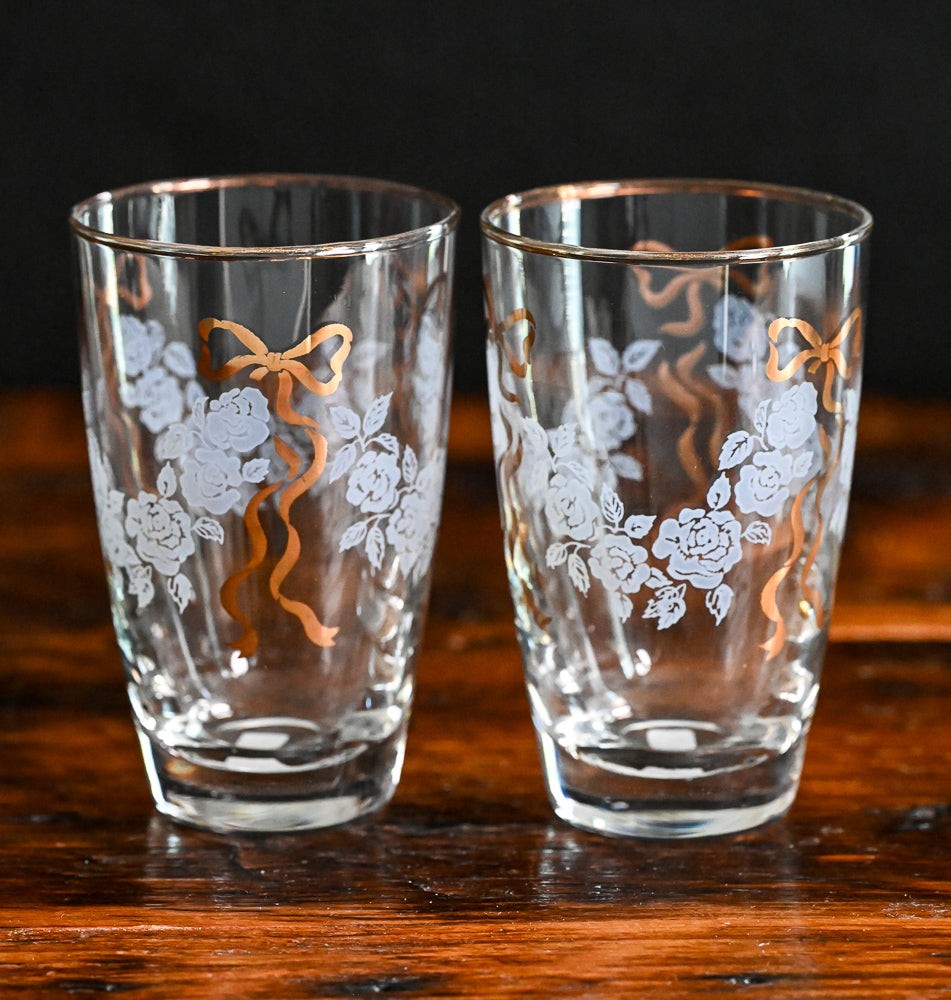 libbey tumblers with white roses and gold bows