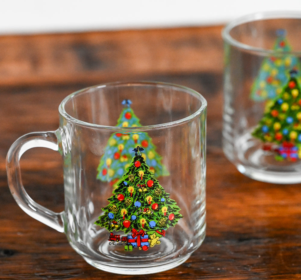 Luminarc clear glass mug with christmas tree