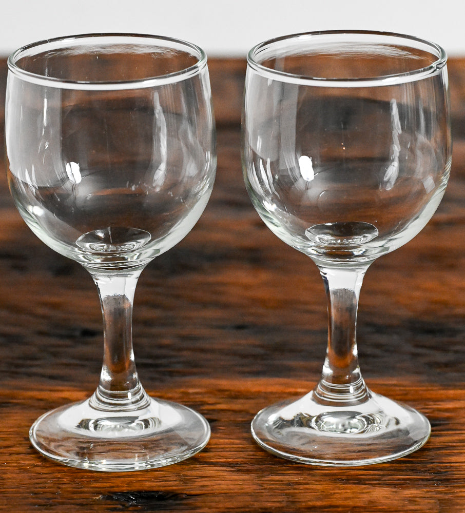 clear white wine glasses