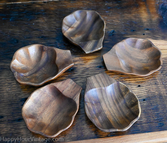 Monkeypod wood shell shaped snack bowls