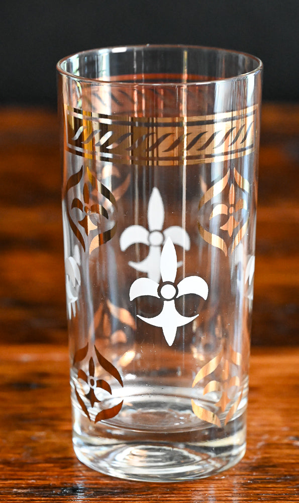 white and gold Fleur de lis print tumblers