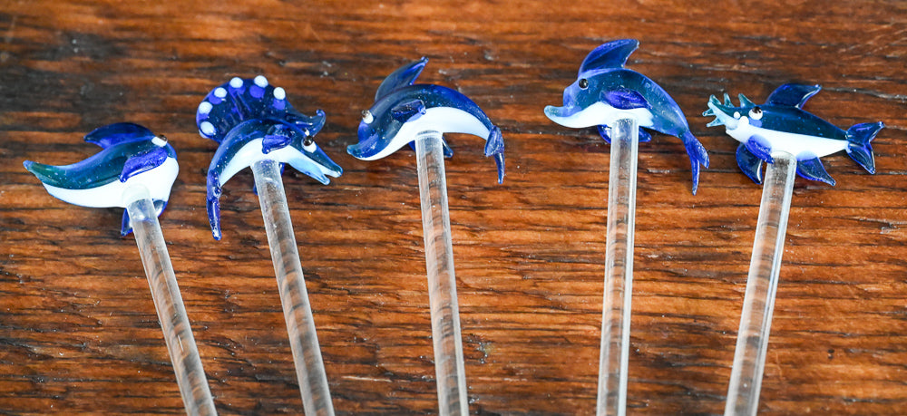 blue aquatic animals drink stirrers